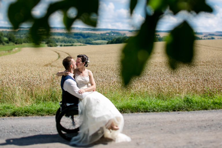 Hochzeitsfotos Rollifahrer Rollstuhlfahrer