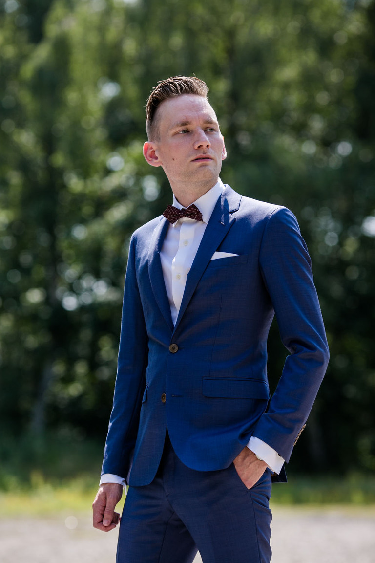 Stylischer Bräutigam in Essen