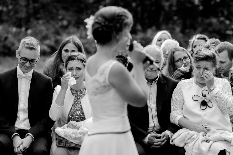 Emotionale freie Trauung fotografiert vom Hochzeitsfotograf in Chemnitz