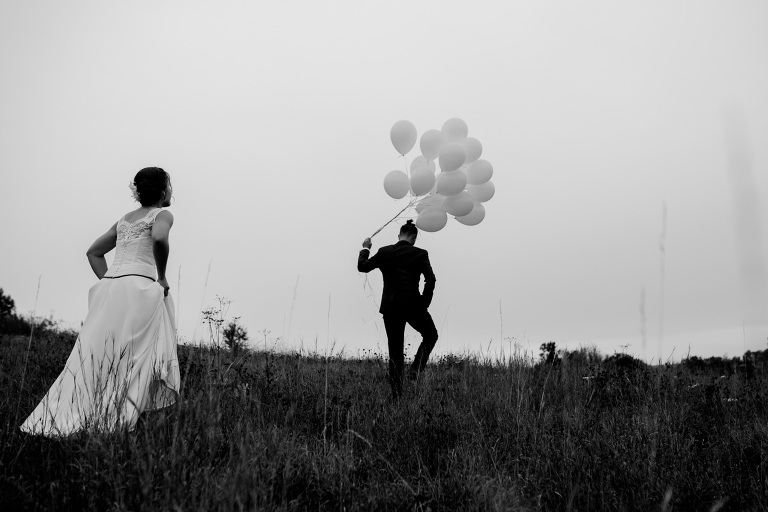 Brautpaar mit Luftballons in Dresden