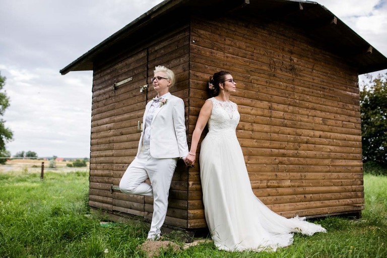 Zwei Bräute fotografiert von Hochzeitsfotograf in Dresden