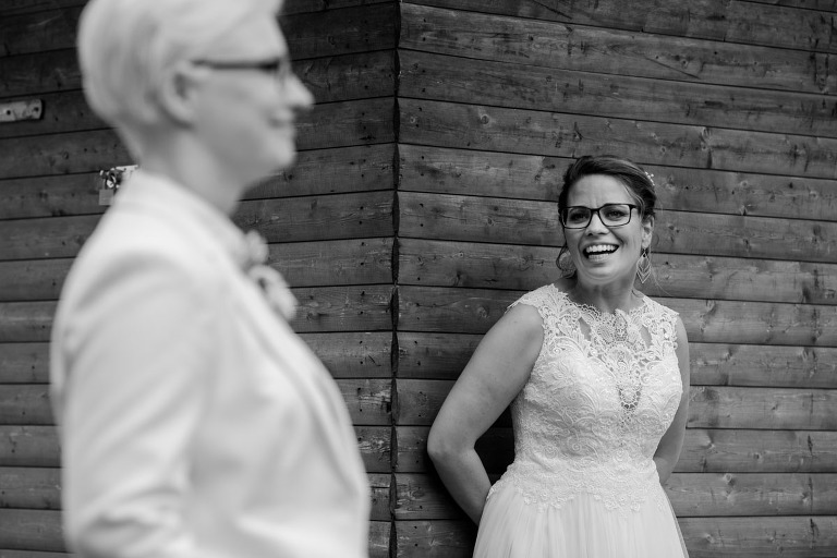 glückliche Braut bei ihrer Hochzeit auf Schloss Scharfenberg