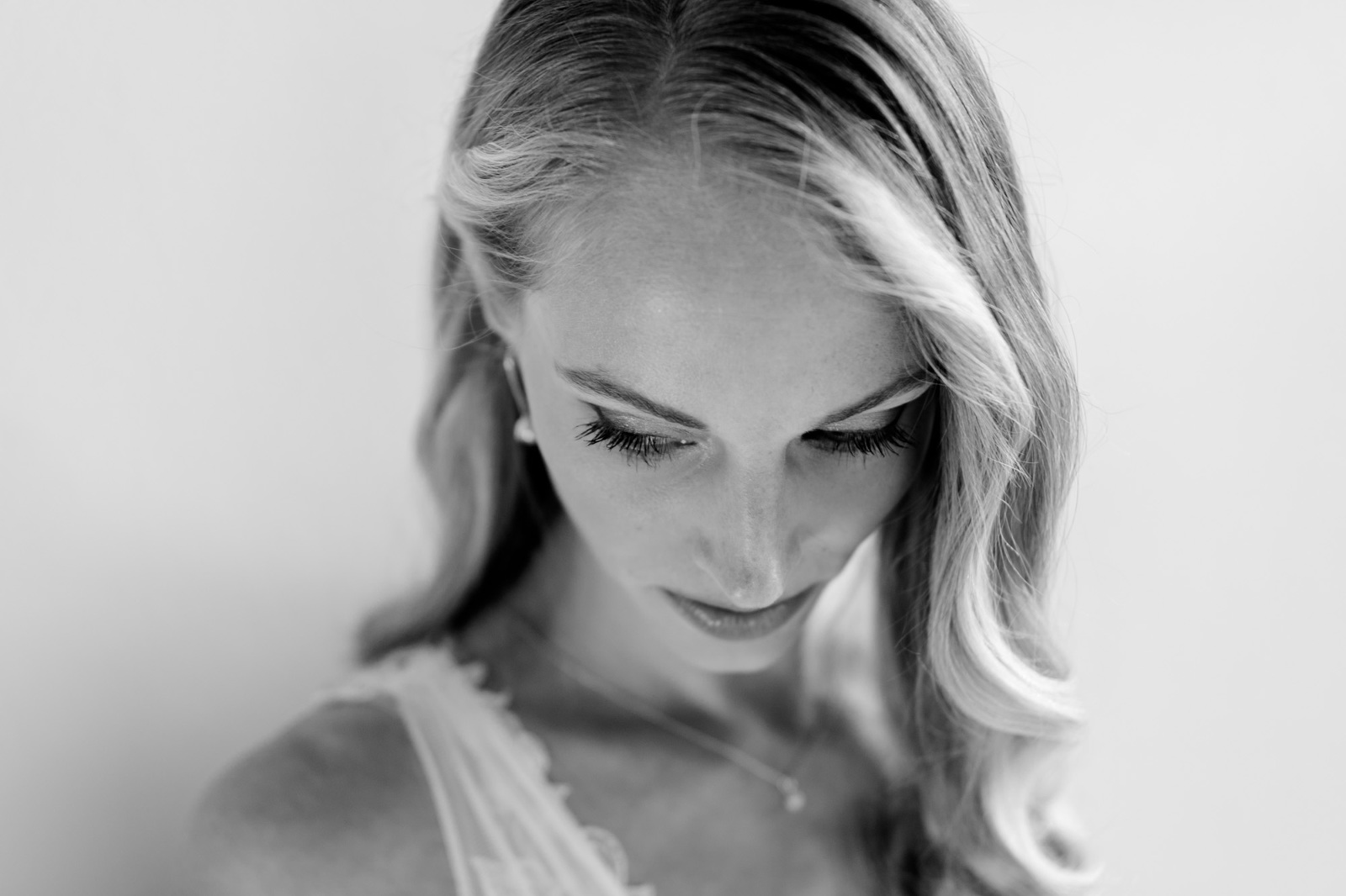 Braut bei Scheunenhochzeit auf Göhrischgut fotografiert von Hochzeitsfotograf Dresden