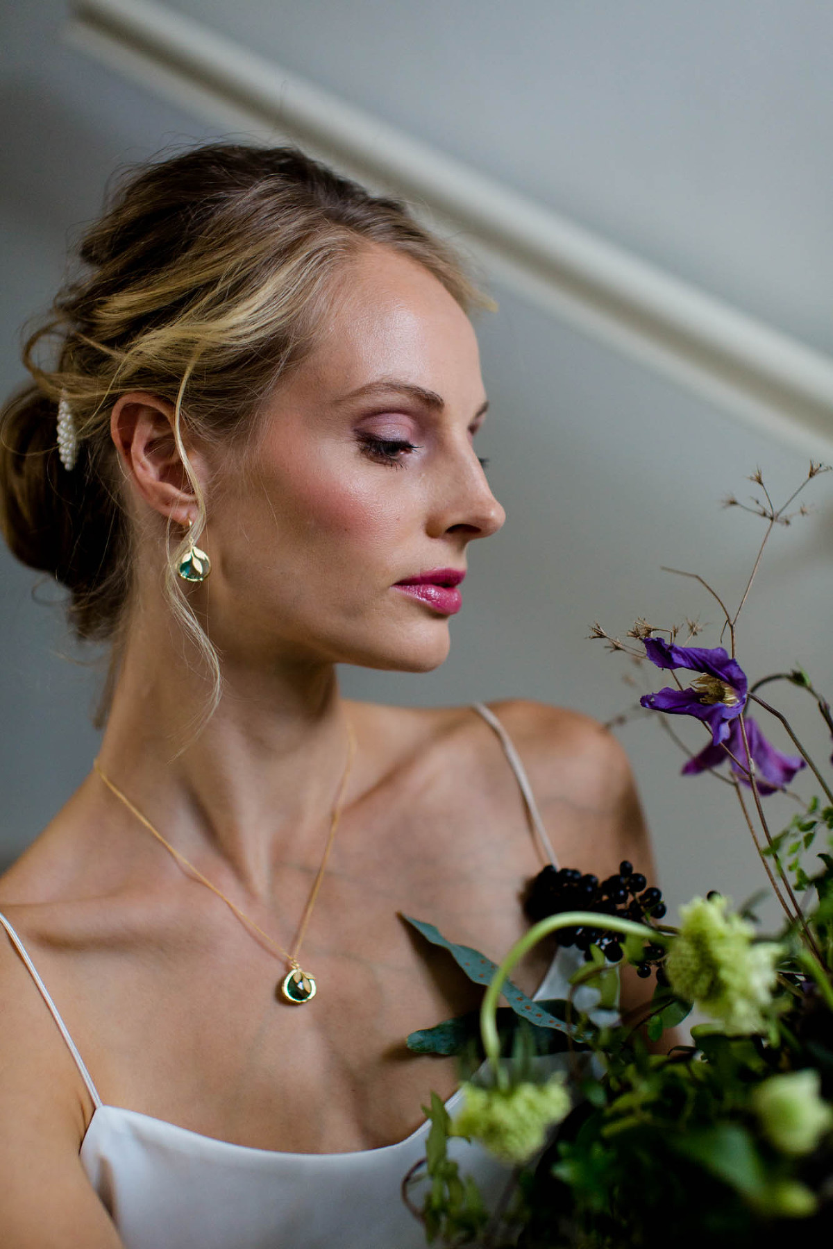 Braut bei Scheunenhochzeit auf Göhrischgut fotografiert von Hochzeitsfotograf Dresden