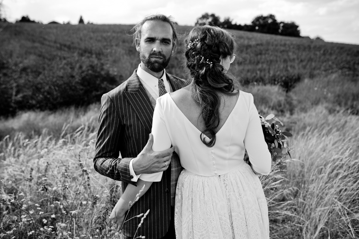 Brautpaar bei Hochzeit in Halle fotografiert von Hochzeitsfotograf in Leipzig