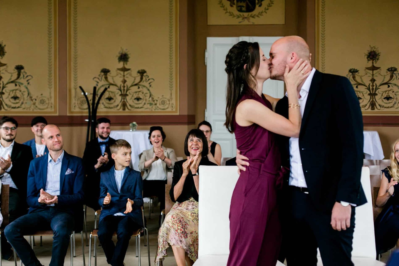Brautpaar bei Hochzeit in Schloss Wackerbarth in Radebeul